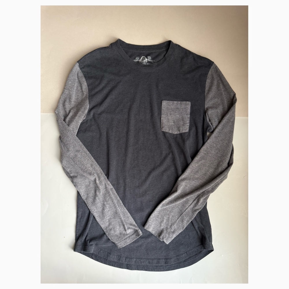 American Rag Cie Boys Gray Long Sleeve Pocket Shirt - Size Medium (Used)